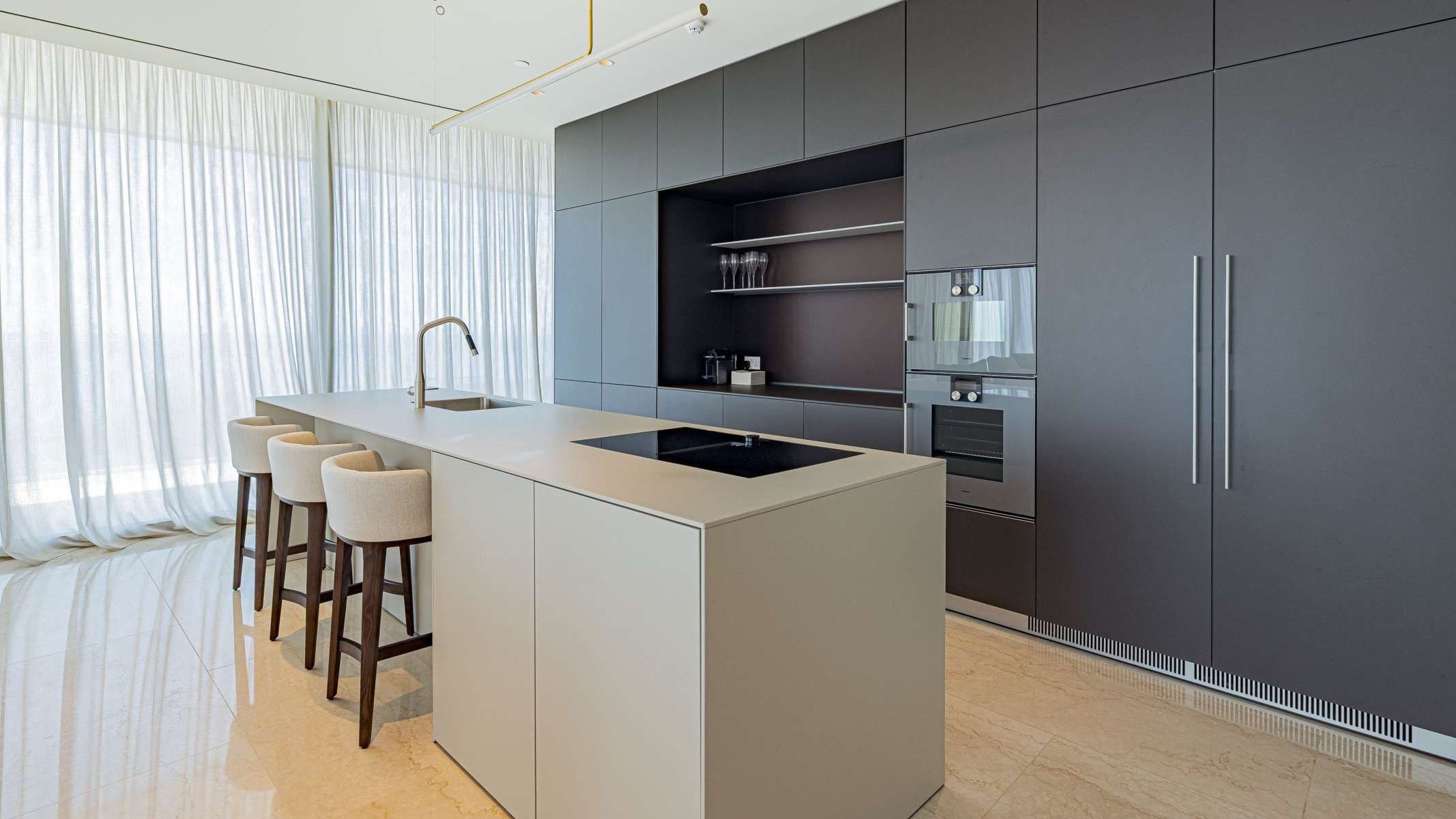 3 BR Luxury Apartment in Mouttagiaka, Limassol photo 2