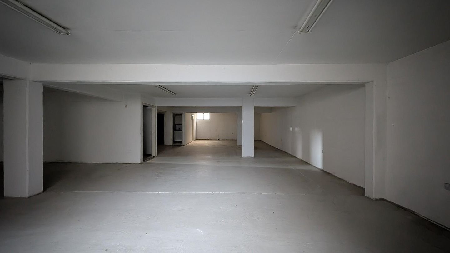 Commercial building in Kokkinotrimithia, Nicosia photo 27