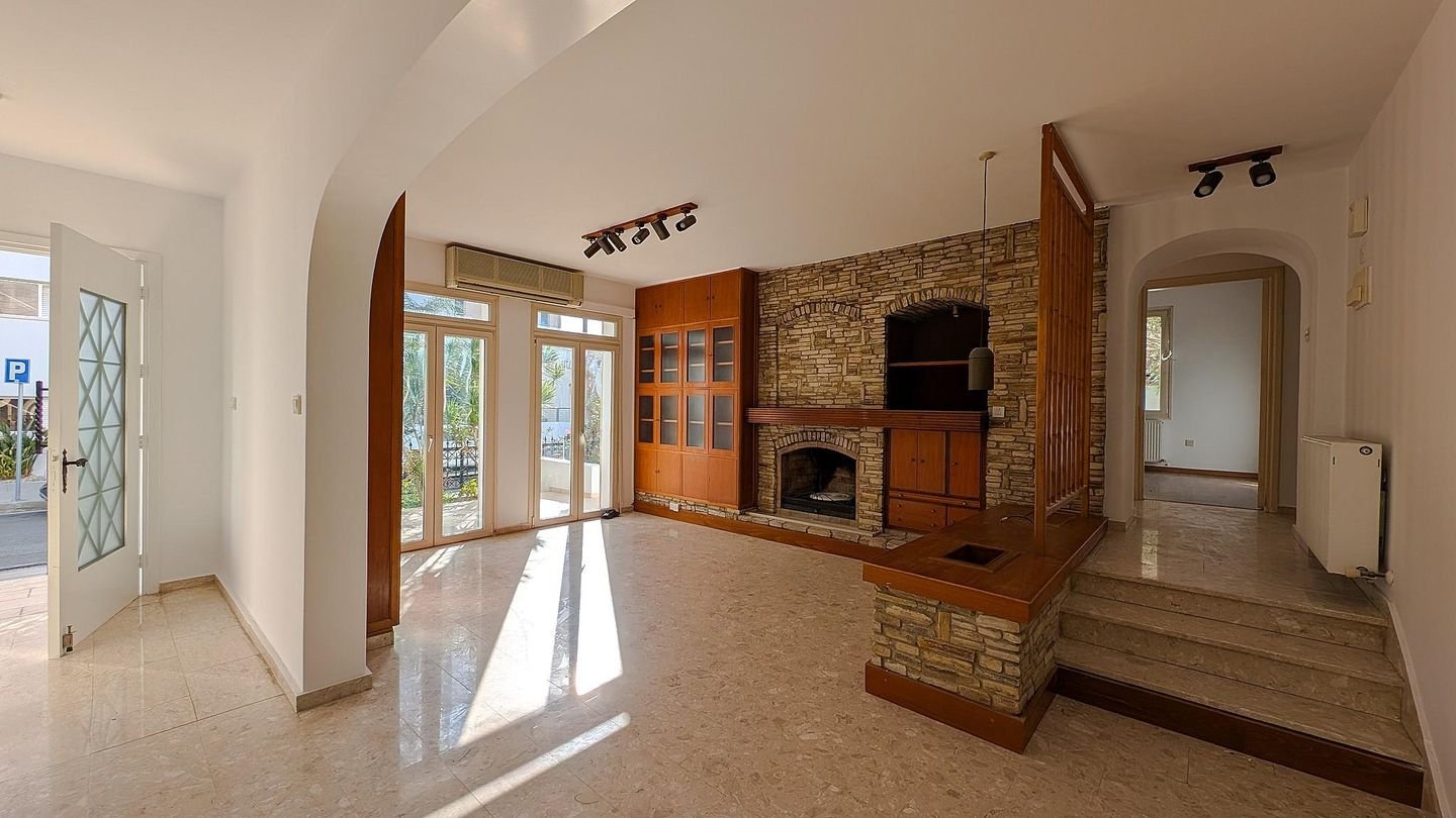 Three storey building in Agios Nikolaos, Larnaca photo 8