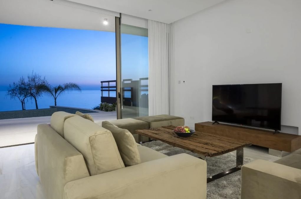 10 BR Villa in Kissonerga photo 20