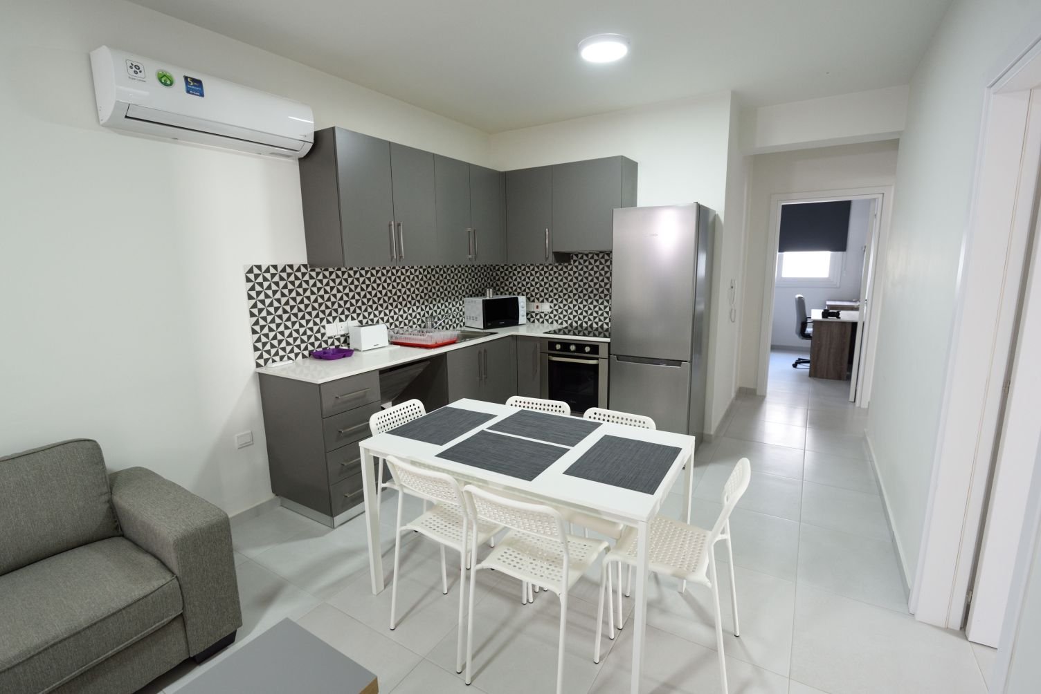 4 BR Apartment in Pyla photo 9