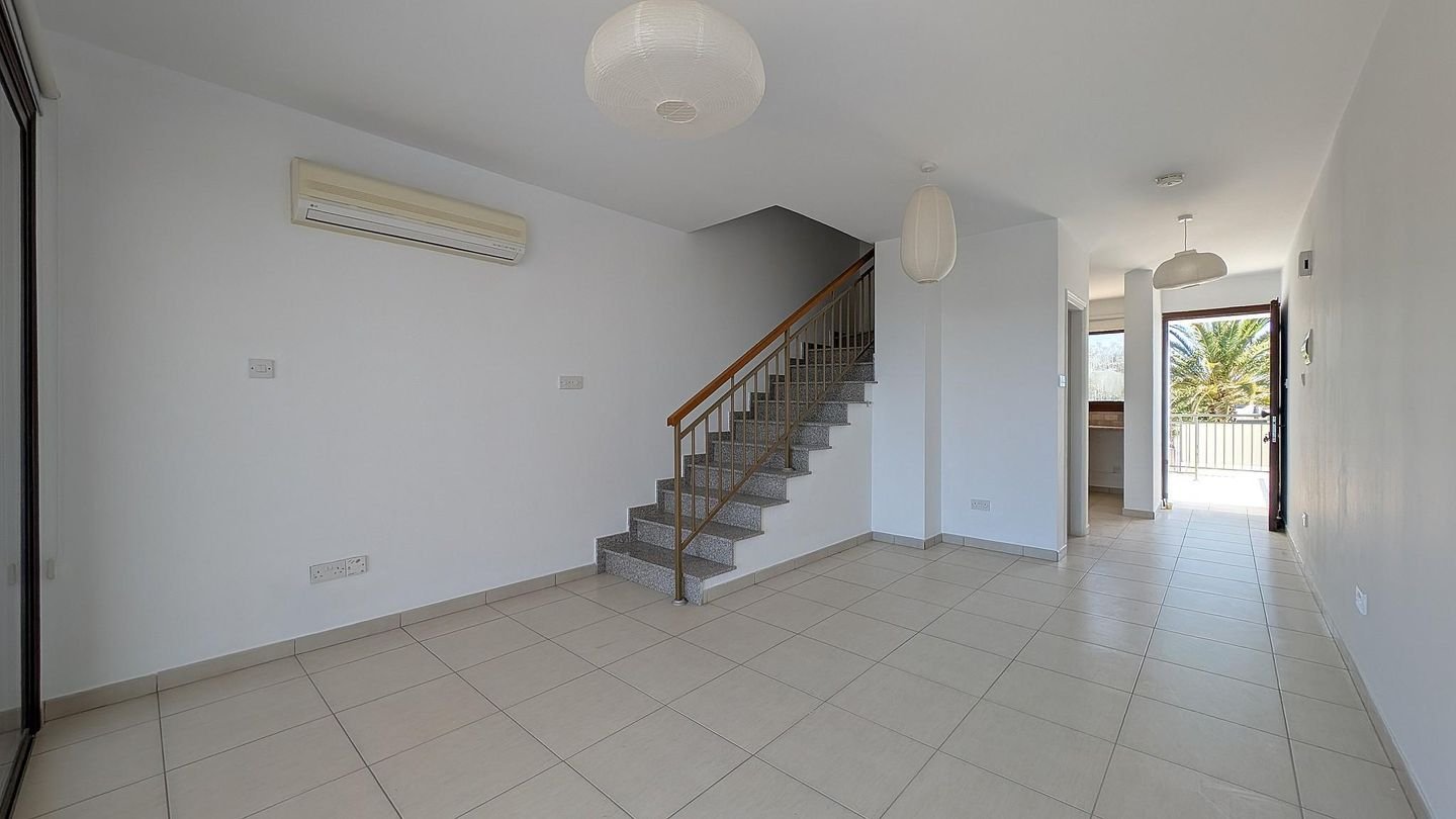 Two-Storey 2-Bedroom Apartment in Tala, Paphos photo 11