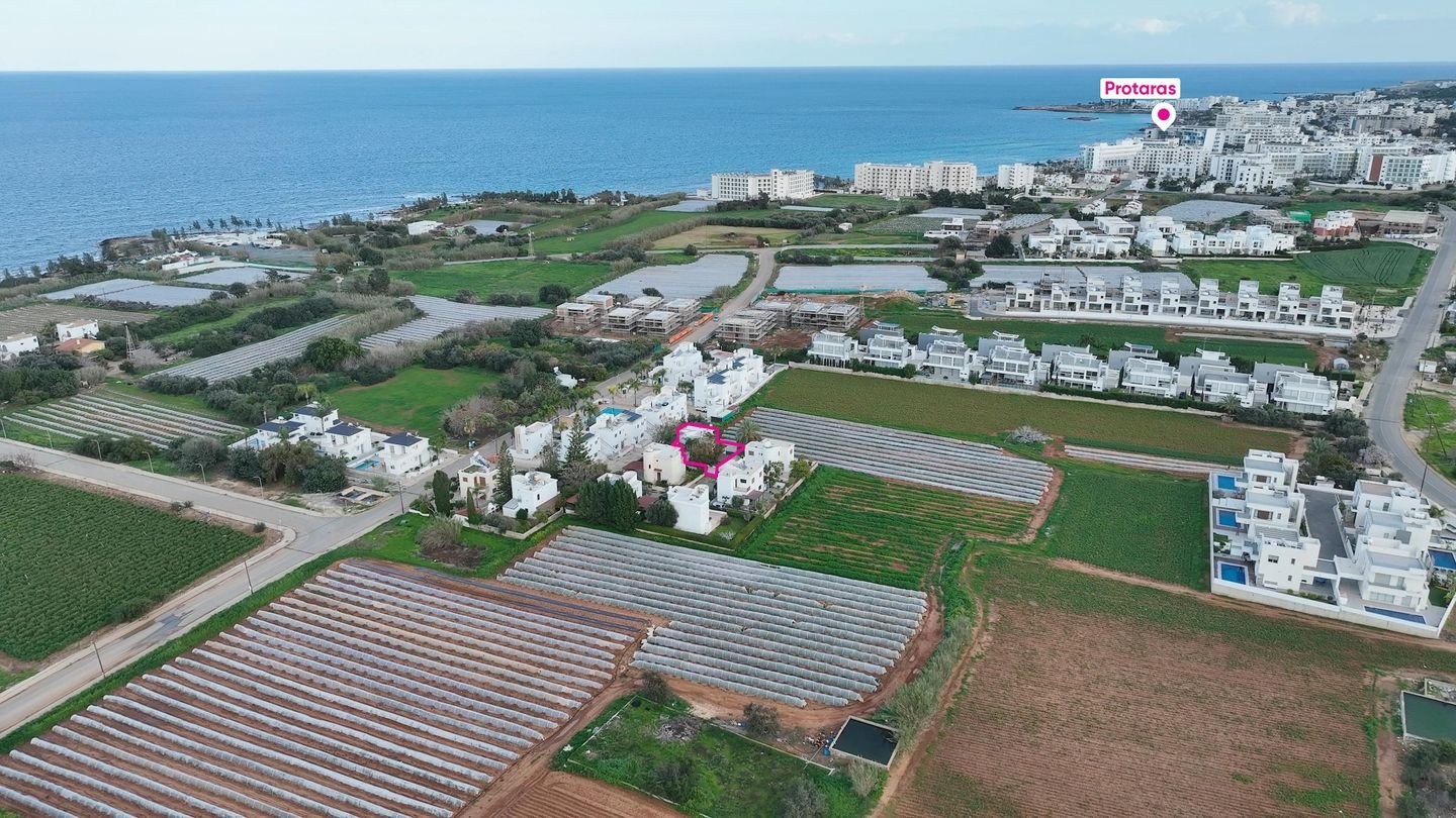 Coastal Living: 3-Bedroom House in Paralimni, Ammochostos photo 1