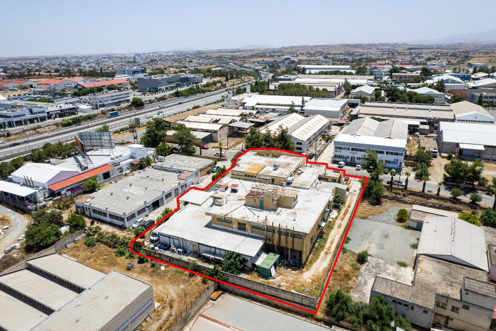 Leasehold industrial warehouse in Strovolos, Nicosia photo 3