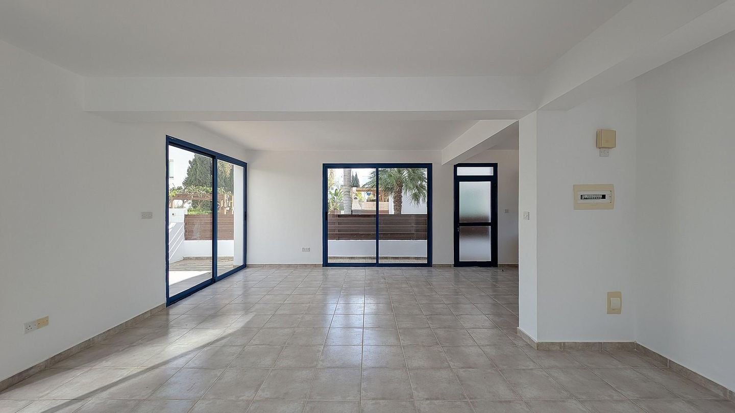 Steps from the beach - Detached Coastal House in Paralimni, Ammochostos photo 10