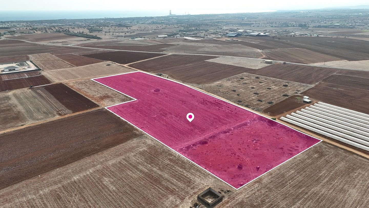 Share of an Agricultural field in Ormideia, Larnaca photo 1
