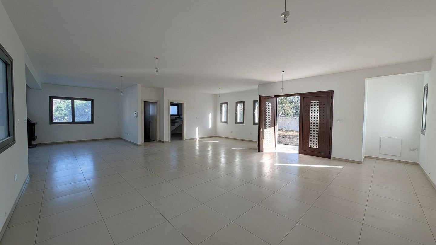 Elegant Detached Home with Pool in Moni, Limassol photo 7