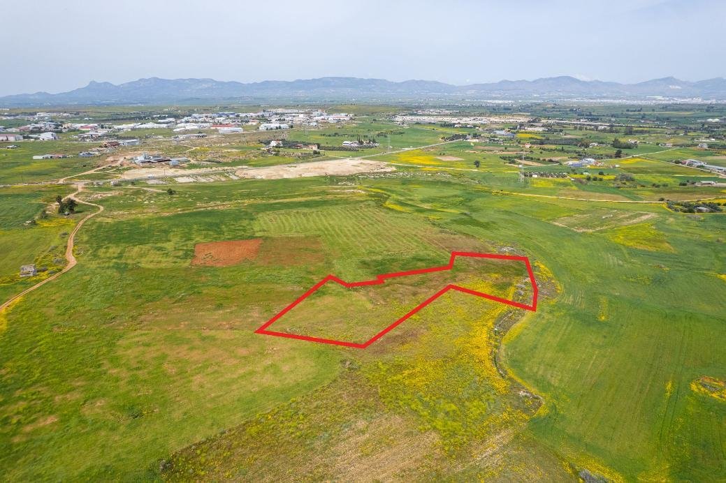 Agricultural field in Palaiometocho, Nicosia photo 4