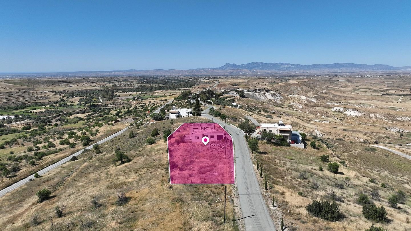 Incomplete house located in Kato Moni, Nicosia photo 2