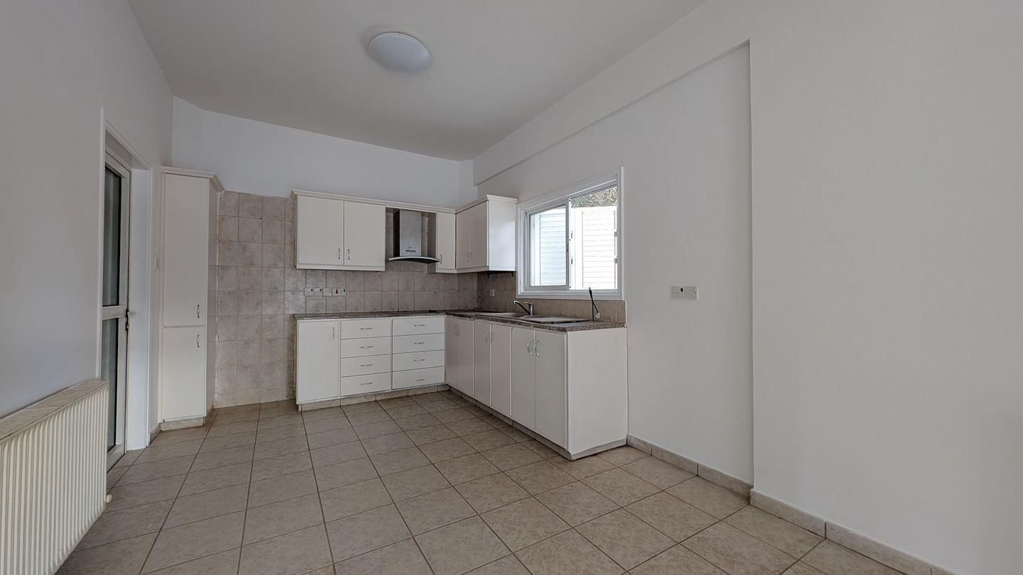 Coastal Living: 3-Bedroom House in Paralimni, Ammochostos photo 9