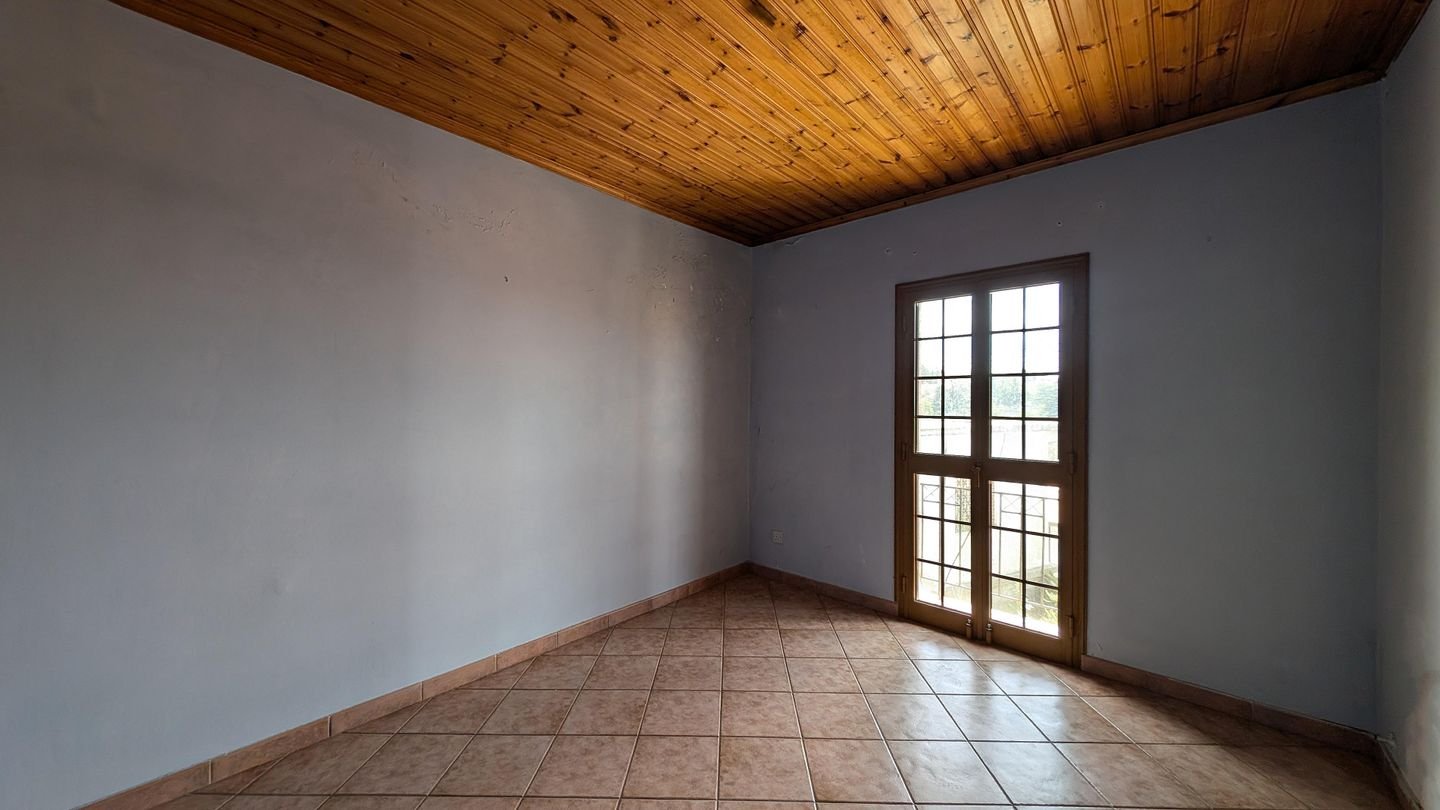 Three-storey building in Chandria, Limassol photo 8