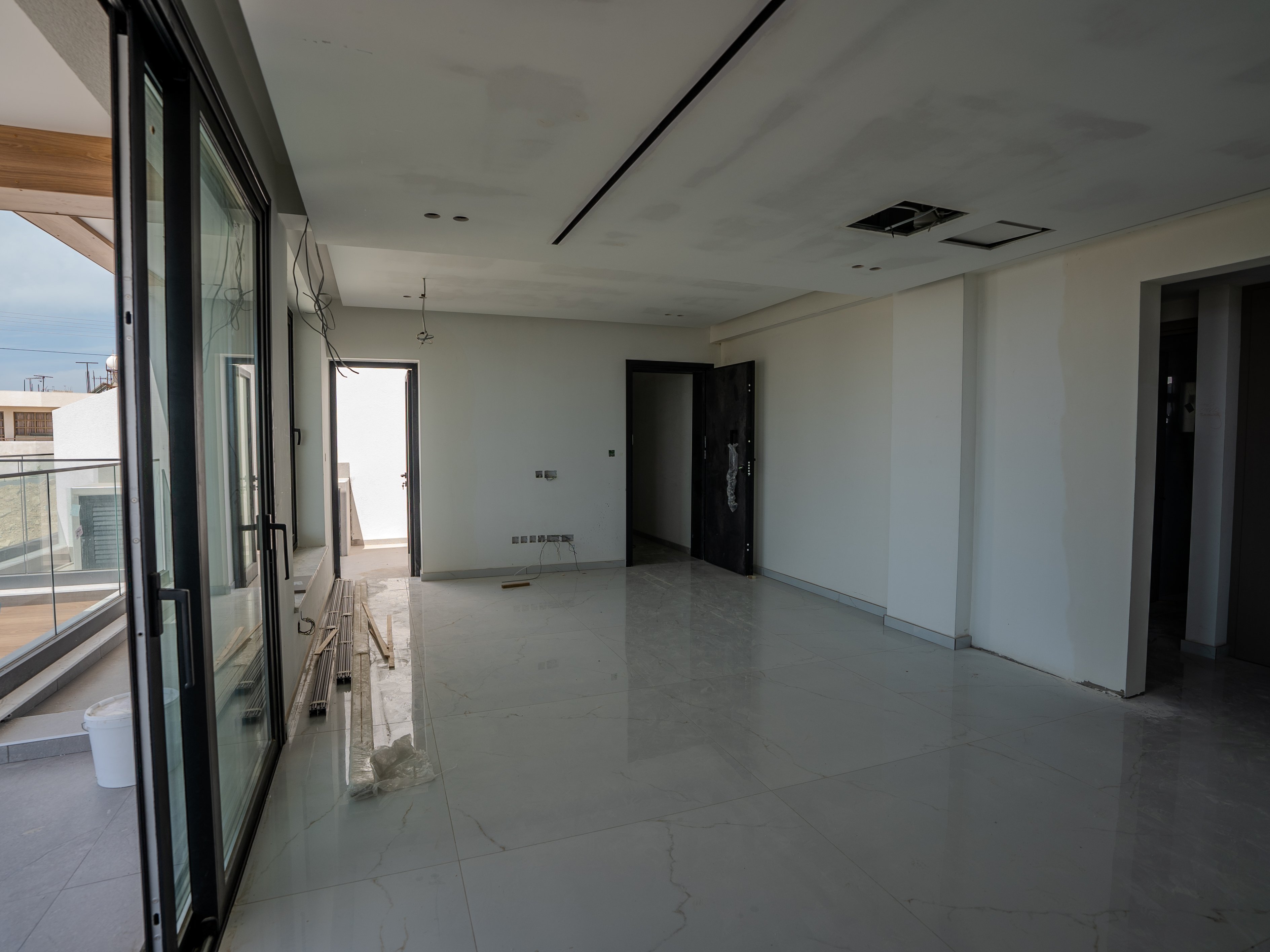 3 BR Penthouse in Agios Athanasios, Limassol photo 3