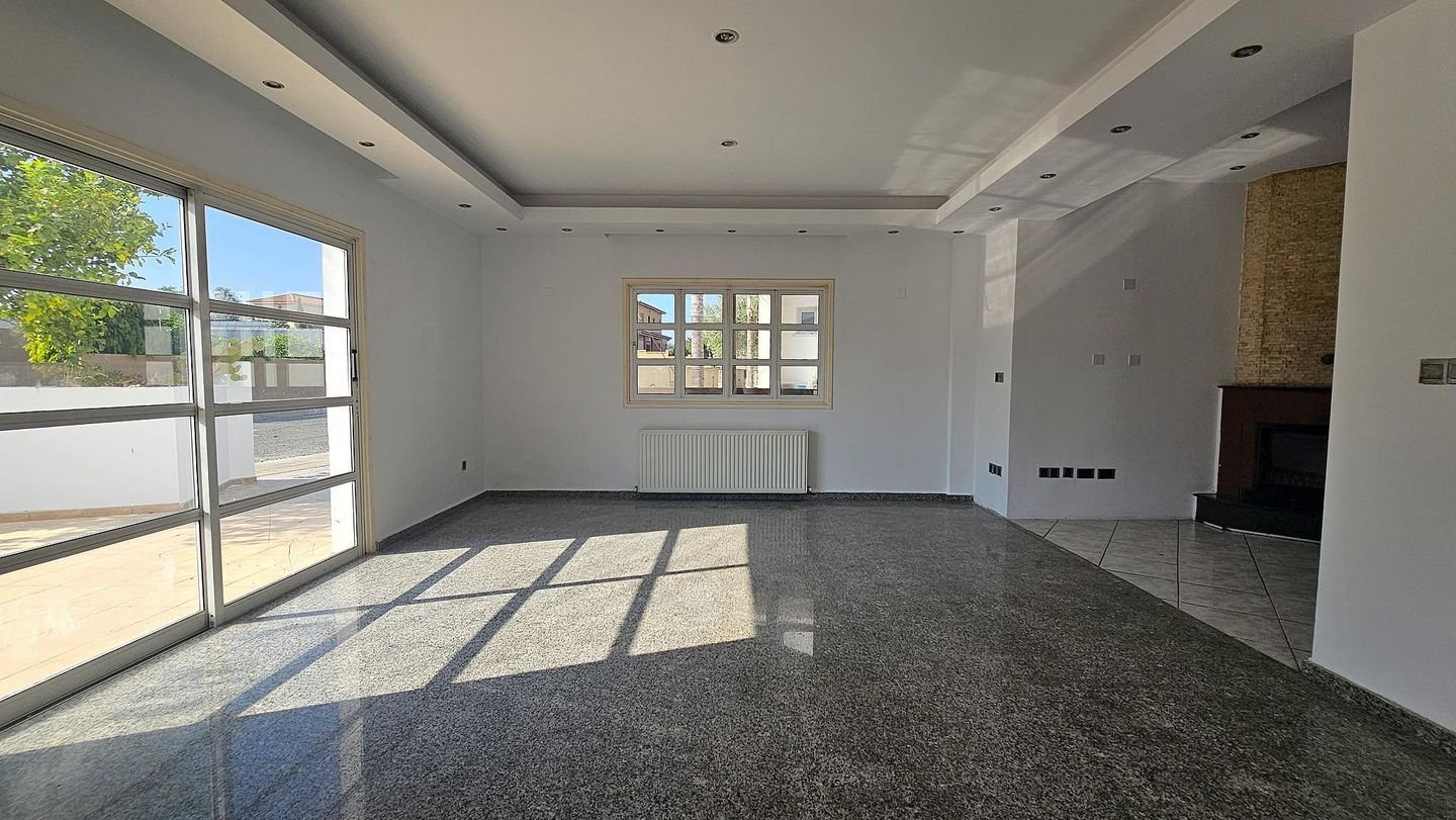 Semi-Detached 4-Bedroom House in Pano Deftera, Nicosia photo 13