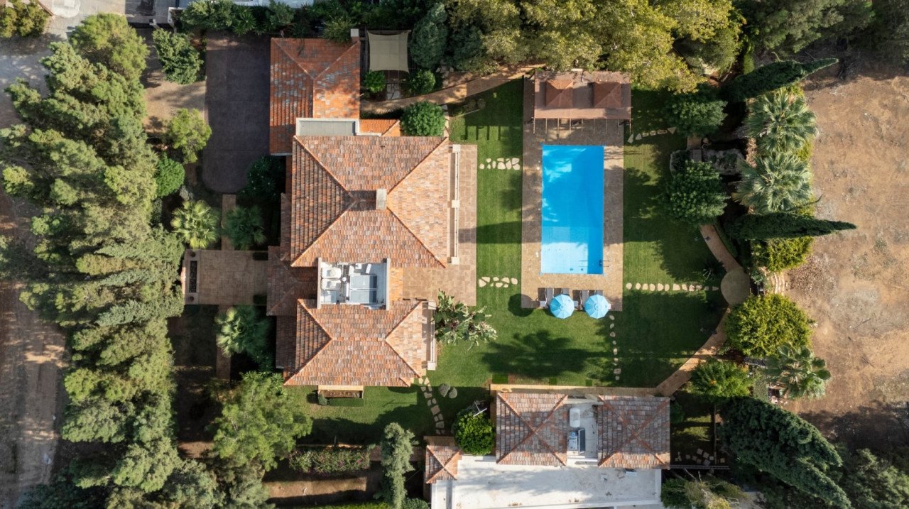 5 BR Detached House in Ypsonas, Limassol photo 16