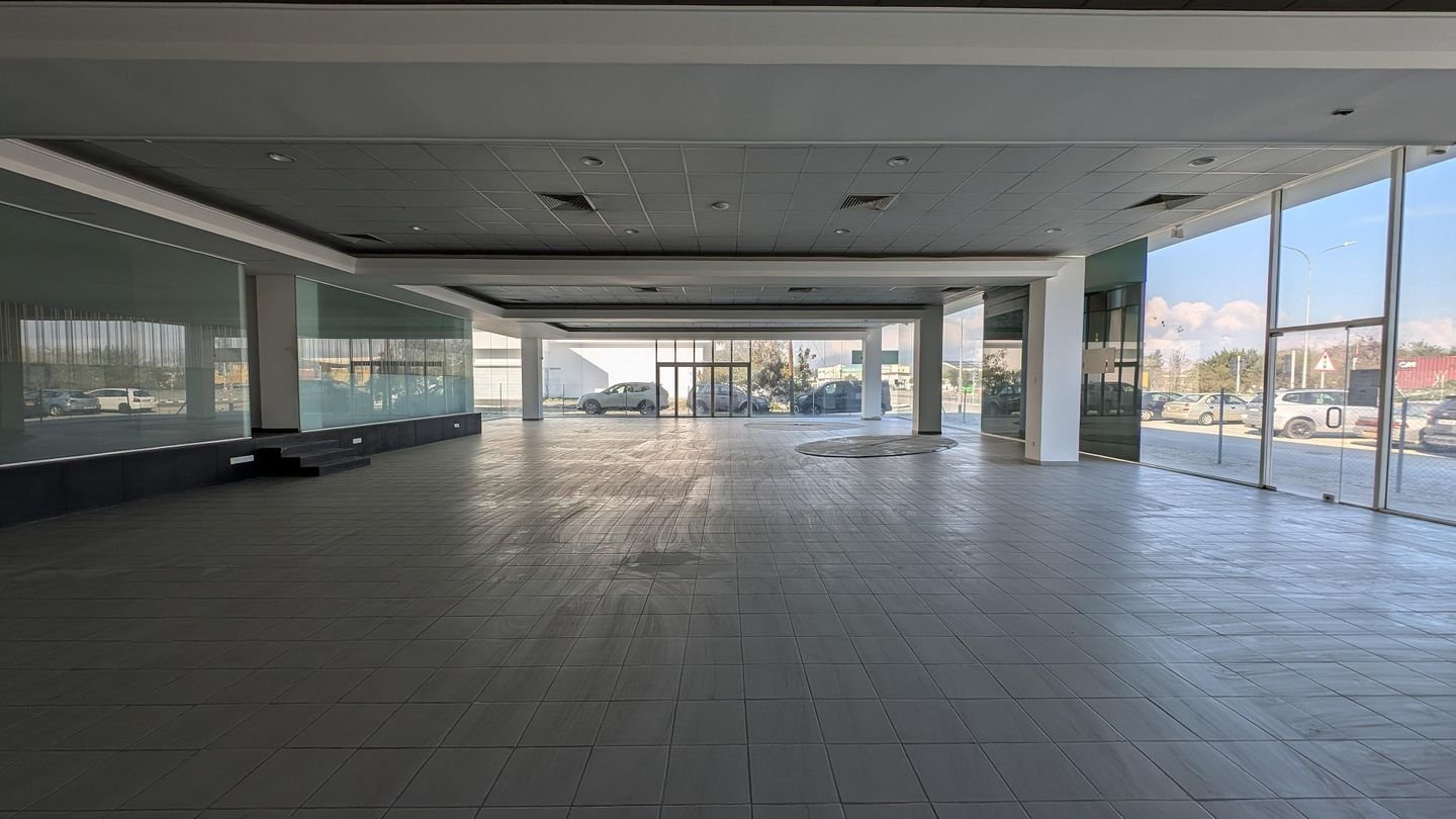 Building with Showroom in Kaimakli, Nicosia photo 27