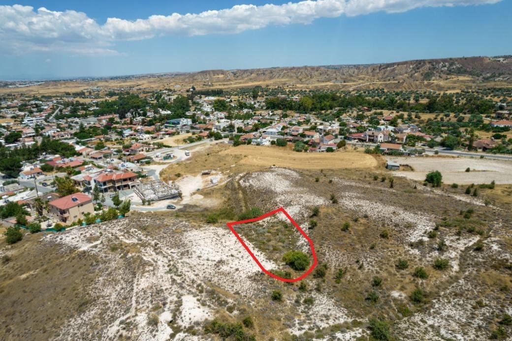 Residential field in Arediou, Nicosia photo 3