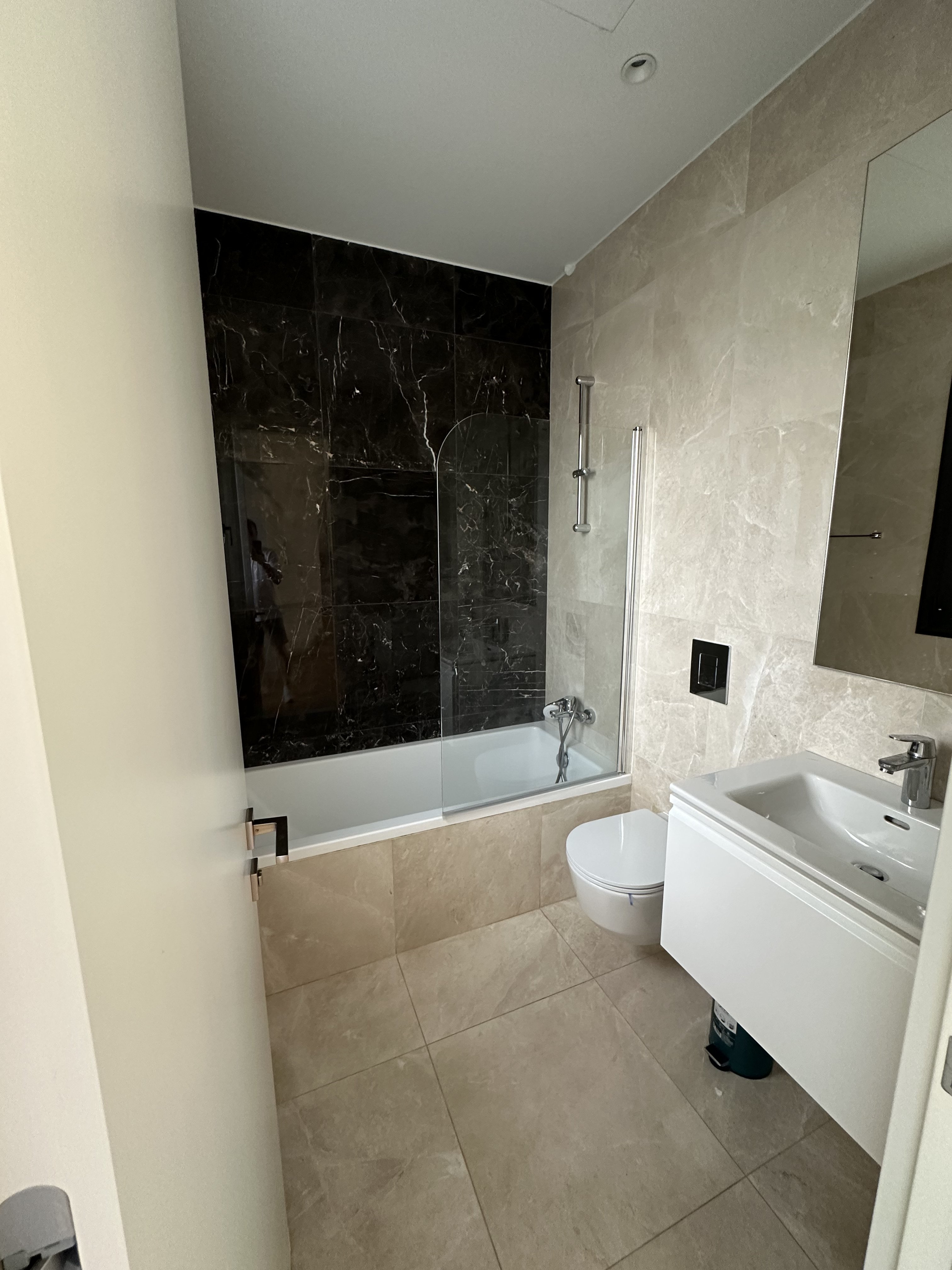 4 BR Triplex Apartment with a garden in Potamos Germasogeias, Limassol photo 11