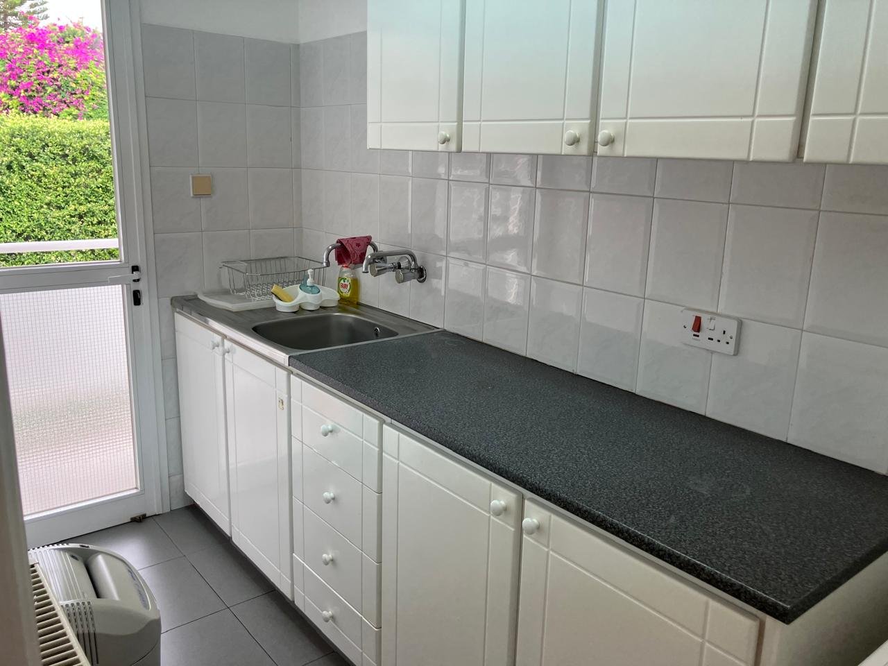 Furnished Office in Petrou Kai Pavlou, Limassol photo 6