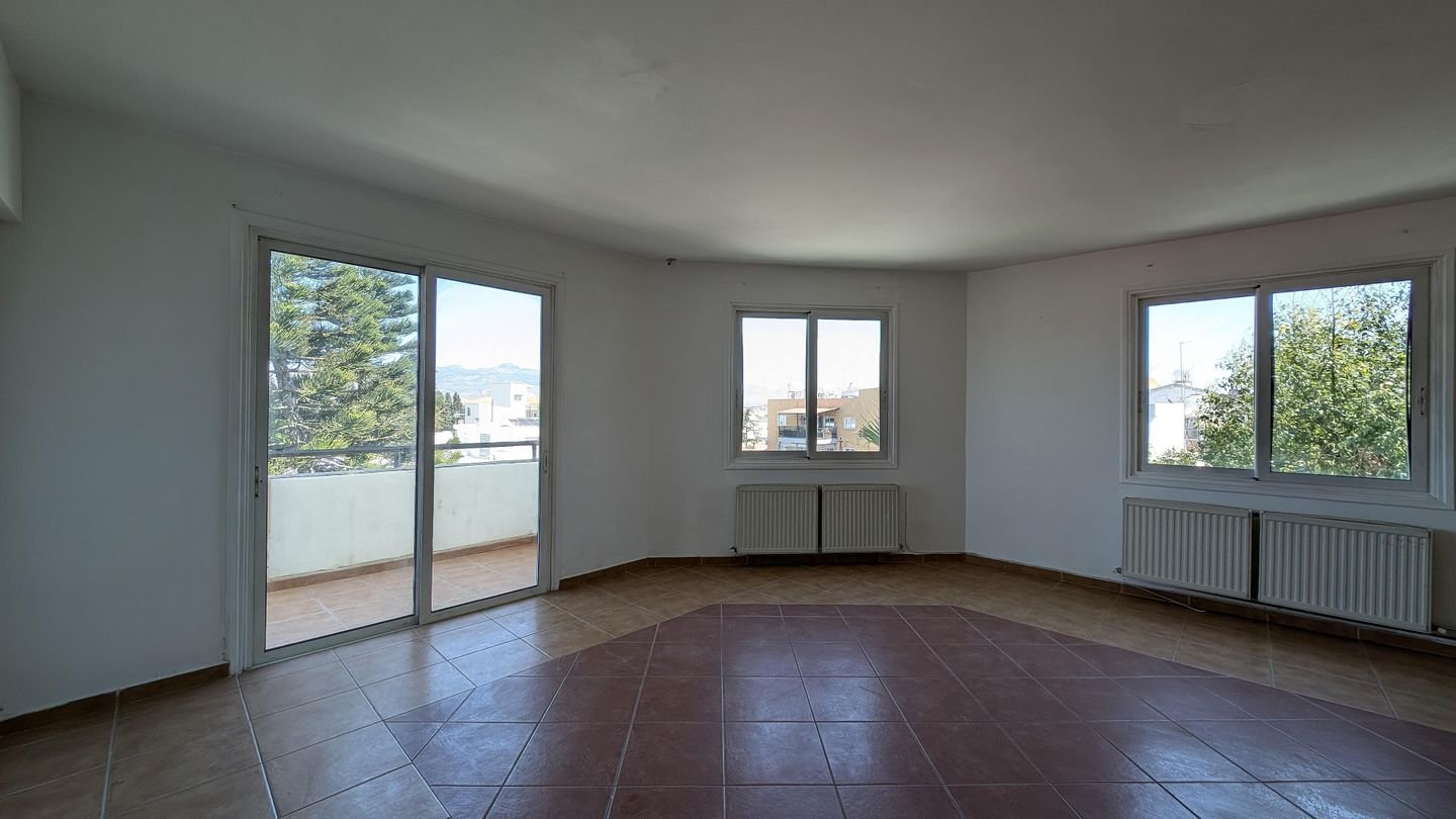 Three-storey building, located in Kaimakli, Nicosia photo 48