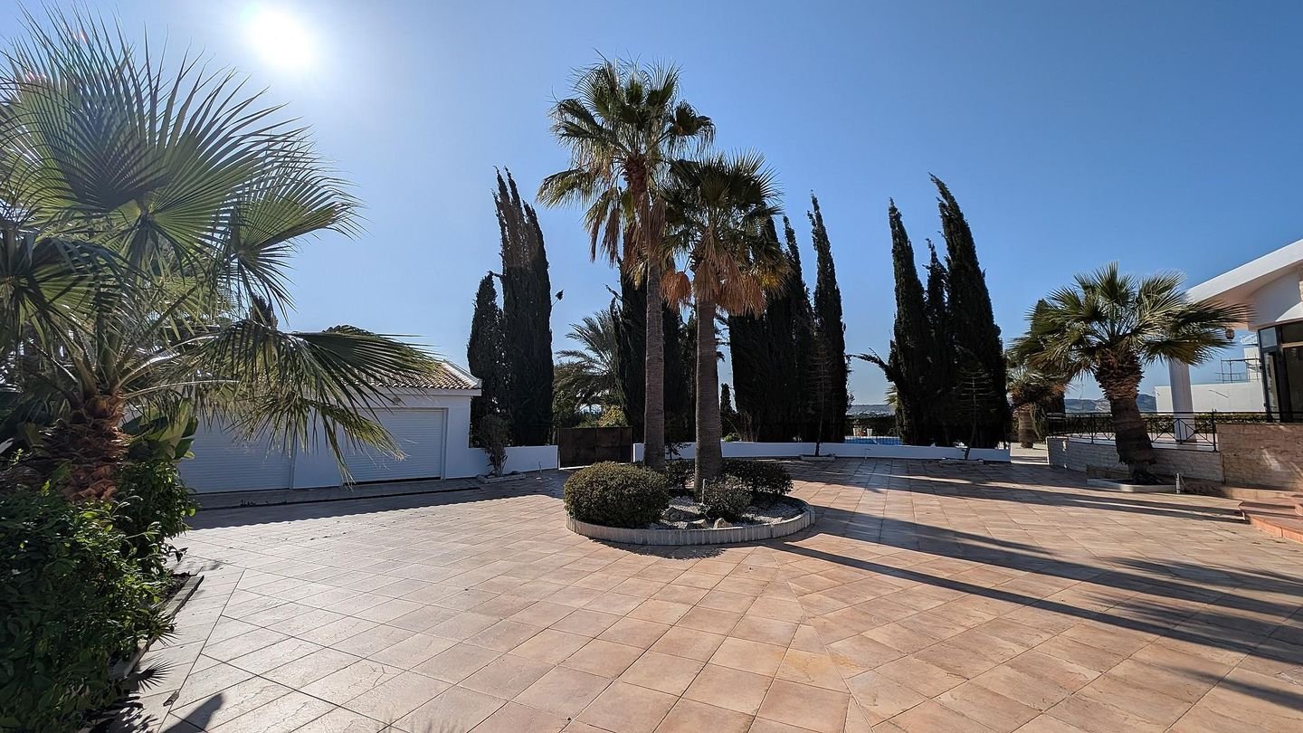 Four Bedroom Luxury Mansion with Private Pool in Pyla, Larnaca photo 10