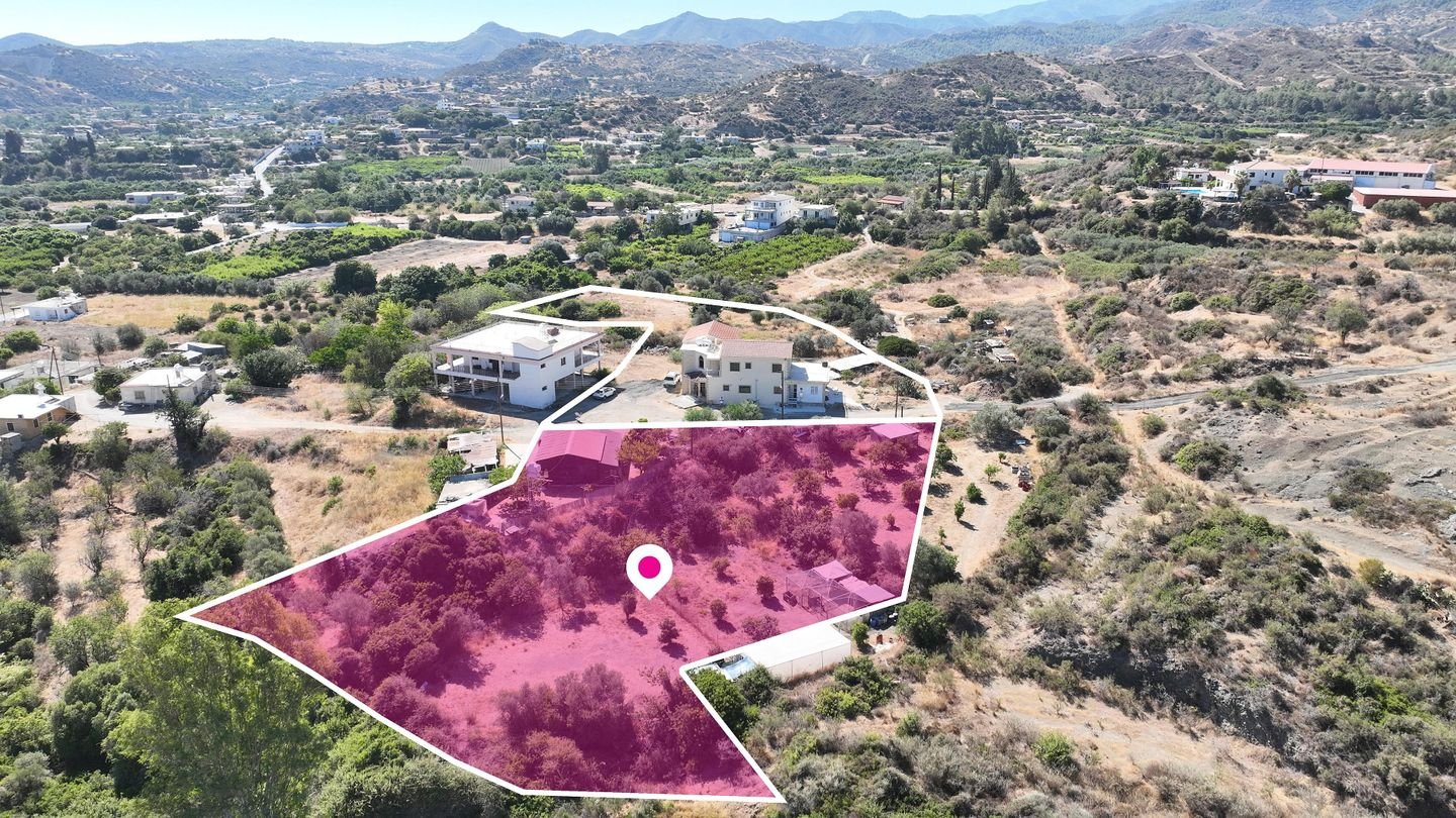 Residential field in Kato Pyrgos, Nicosia photo 4