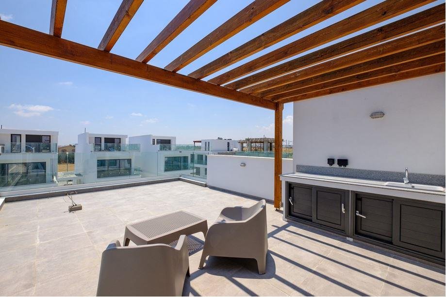 4 BR House in Oroklini, Larnaca photo 5