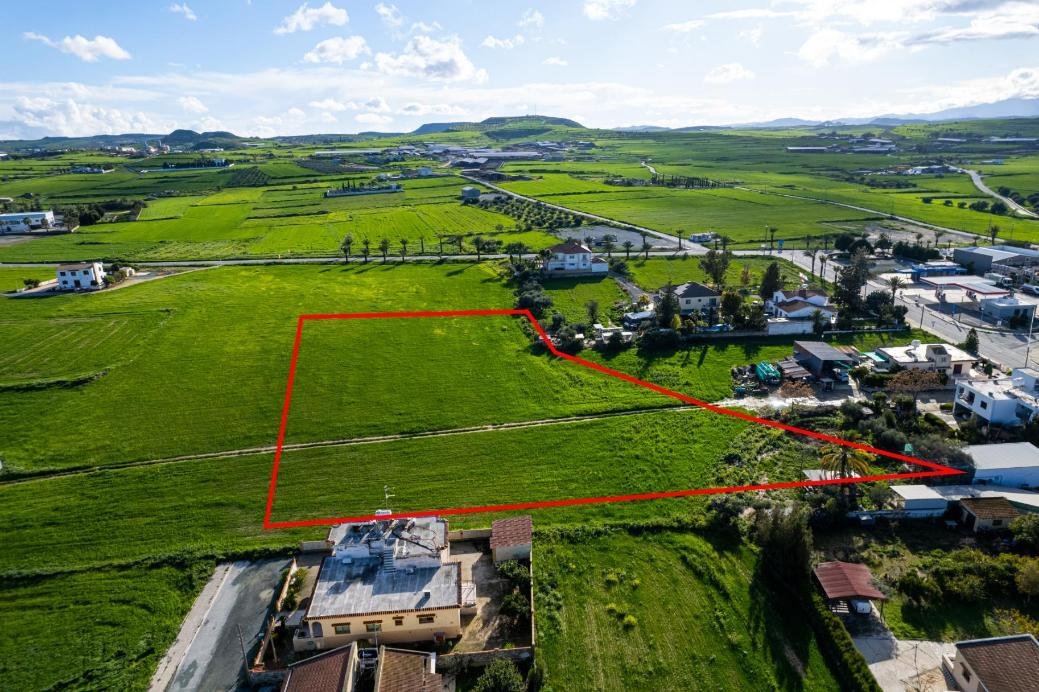 Shared residential field in Athienou, Larnaca photo 2