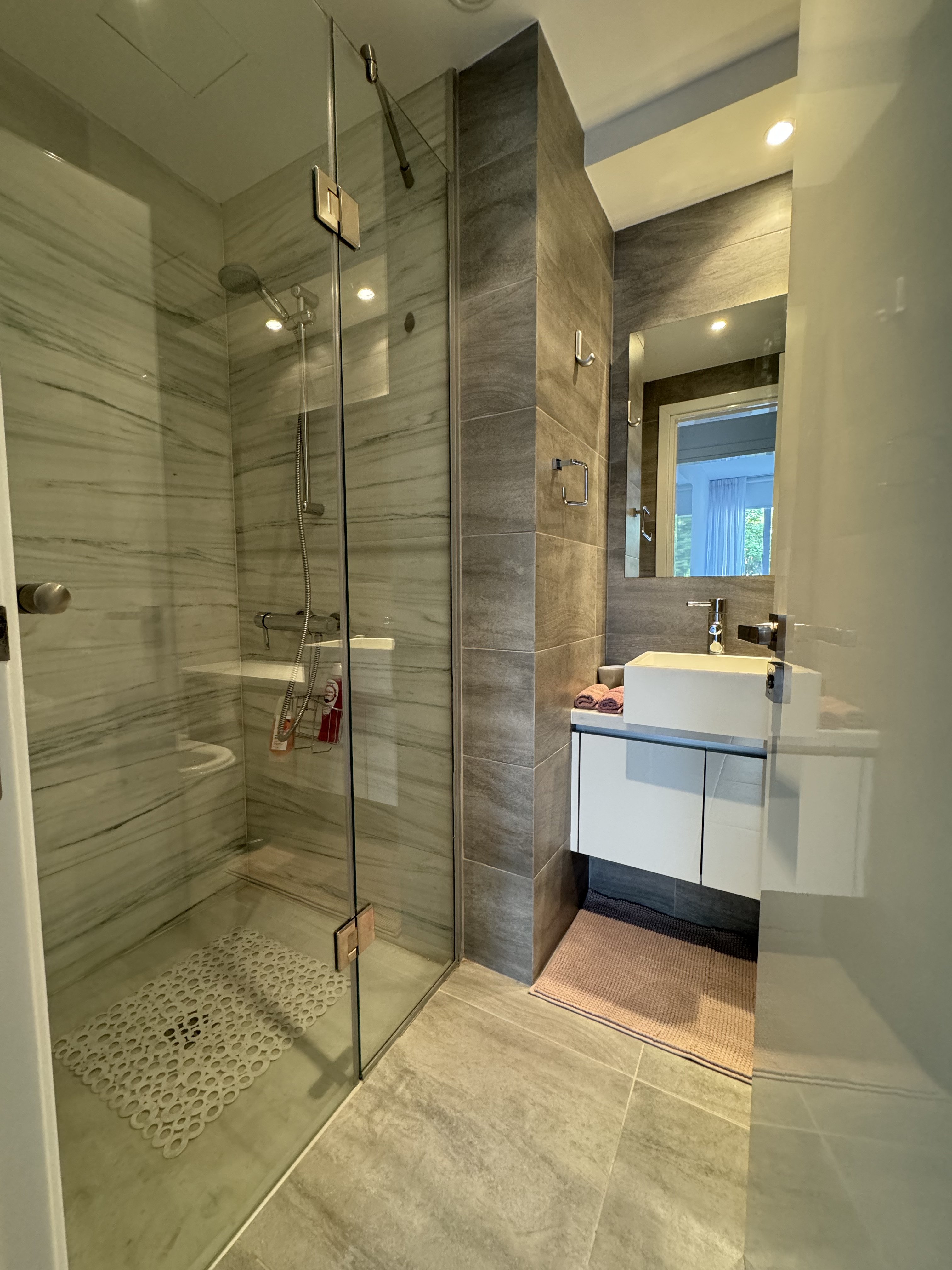 2 BR Apartment with a private garden in Neapolis, Limassol photo 10