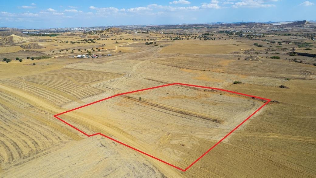 Shared agricultural field in Pera, Nicosia photo 4