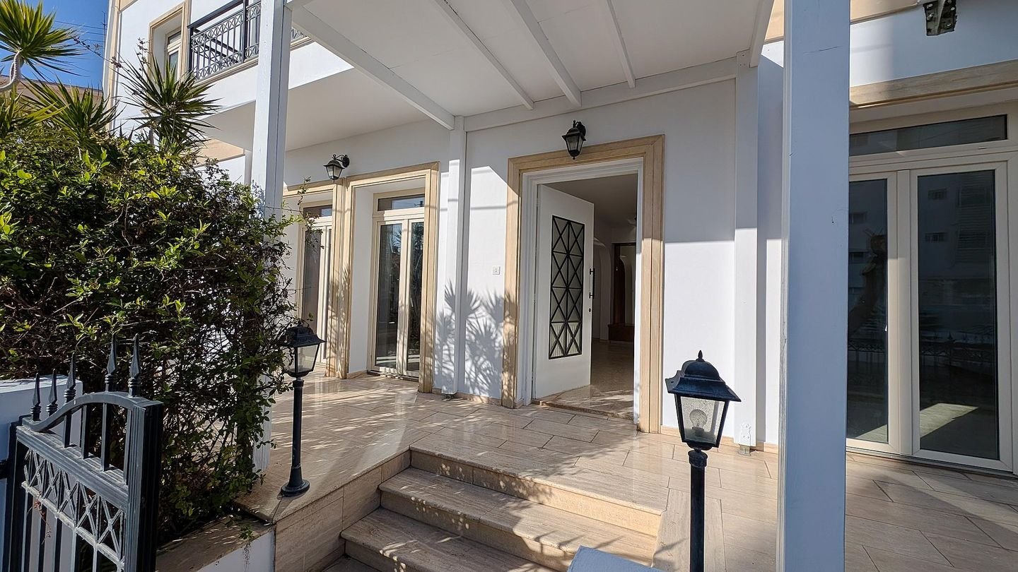 Three storey building in Agios Nikolaos, Larnaca photo 7