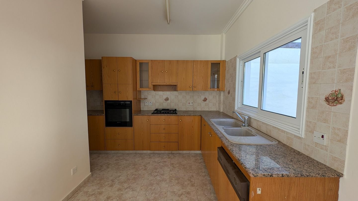 Two storey detached house in Engomi, Nicosia photo 14