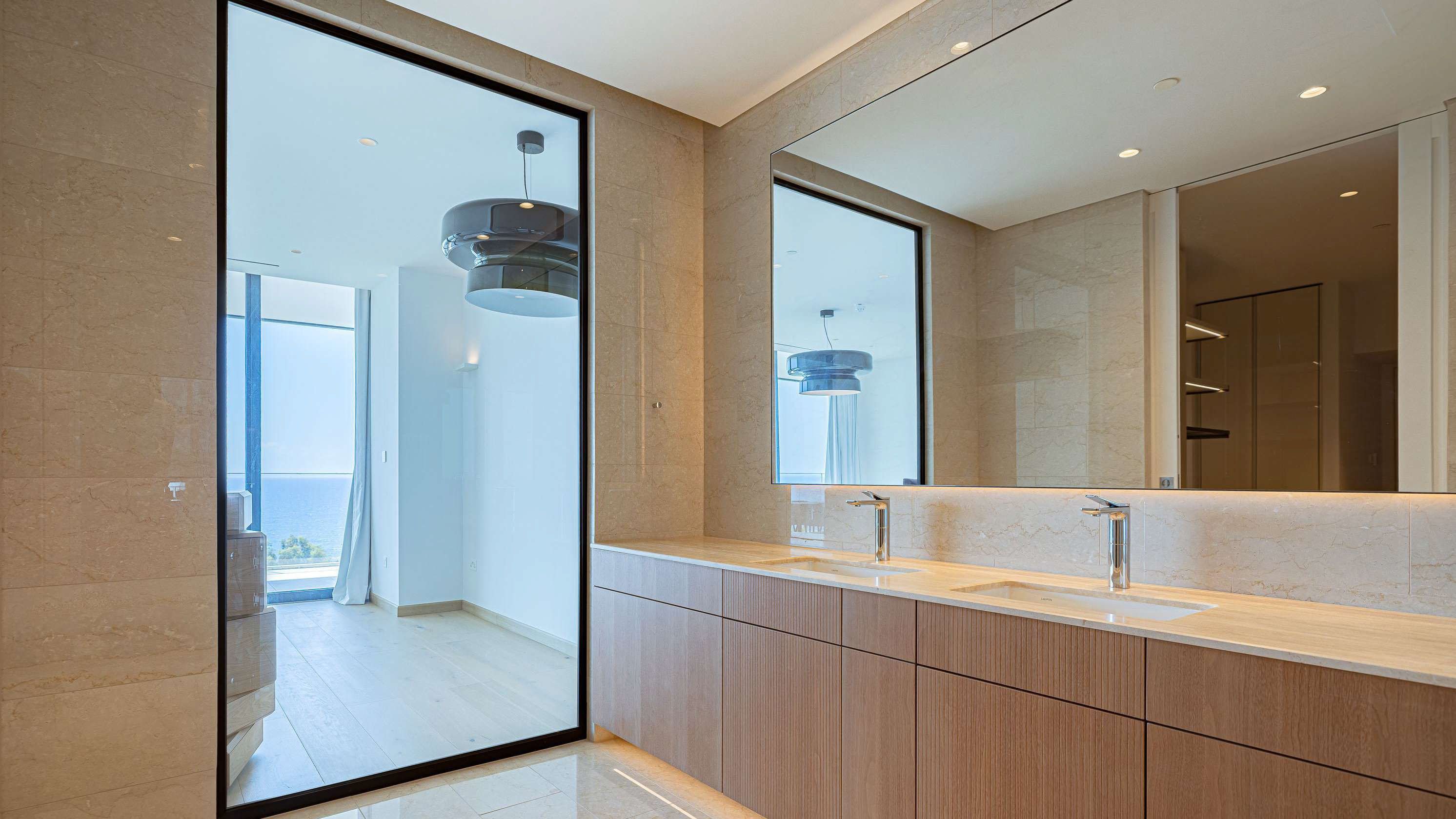 3 BR Luxury Apartment in Mouttagiaka, Limassol photo 9