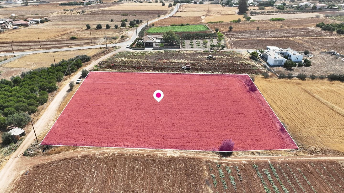 Residential field in Peristerona, Nicosia photo 4
