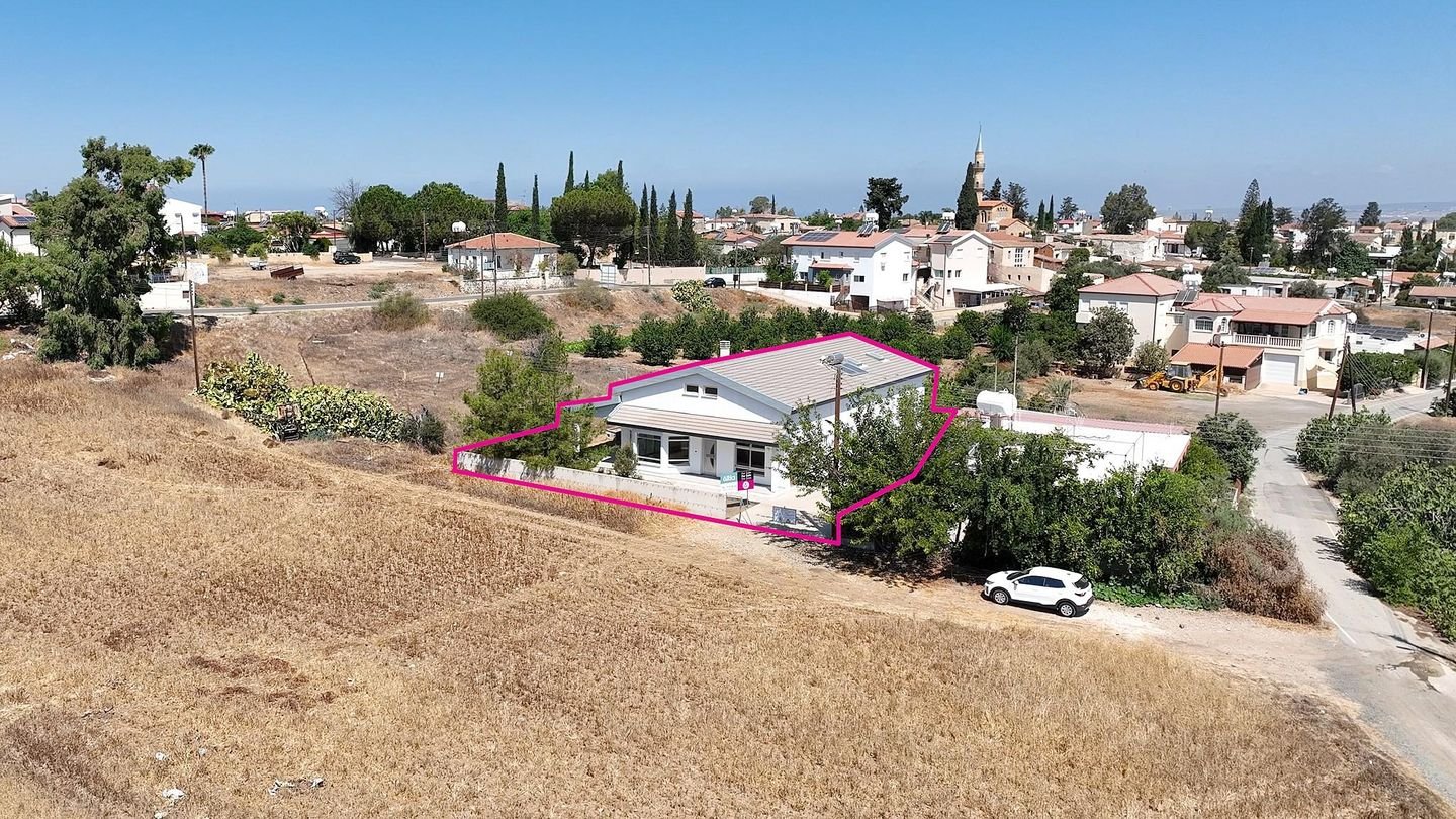 Charming Metallic-Frame with prefabricated walls , detached Home with Attic in Peristerona, Nicosia photo 1