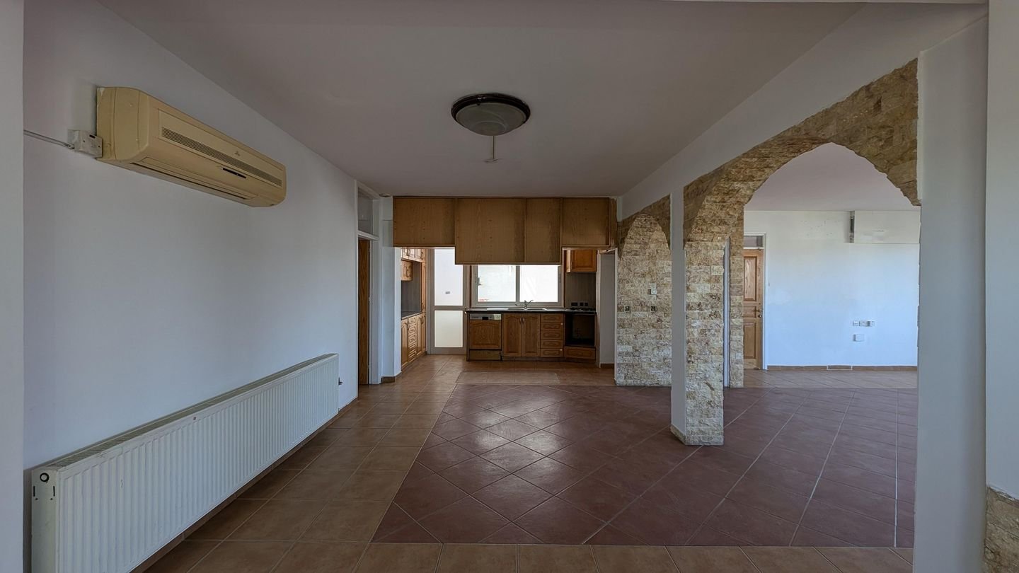 Three-storey building, located in Kaimakli, Nicosia photo 36