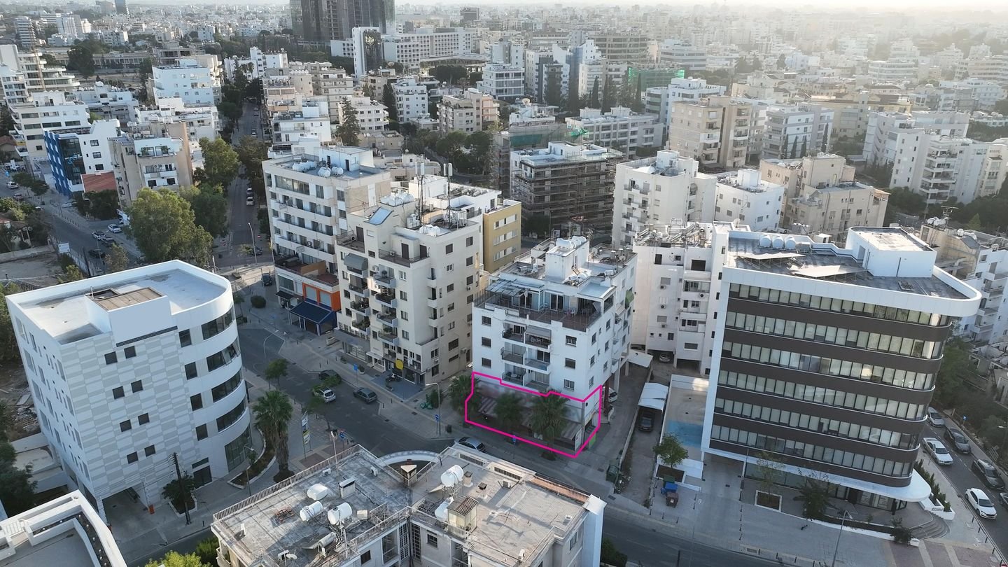 Shop with mezzanine in Agios Antonios, Nicosia photo 5