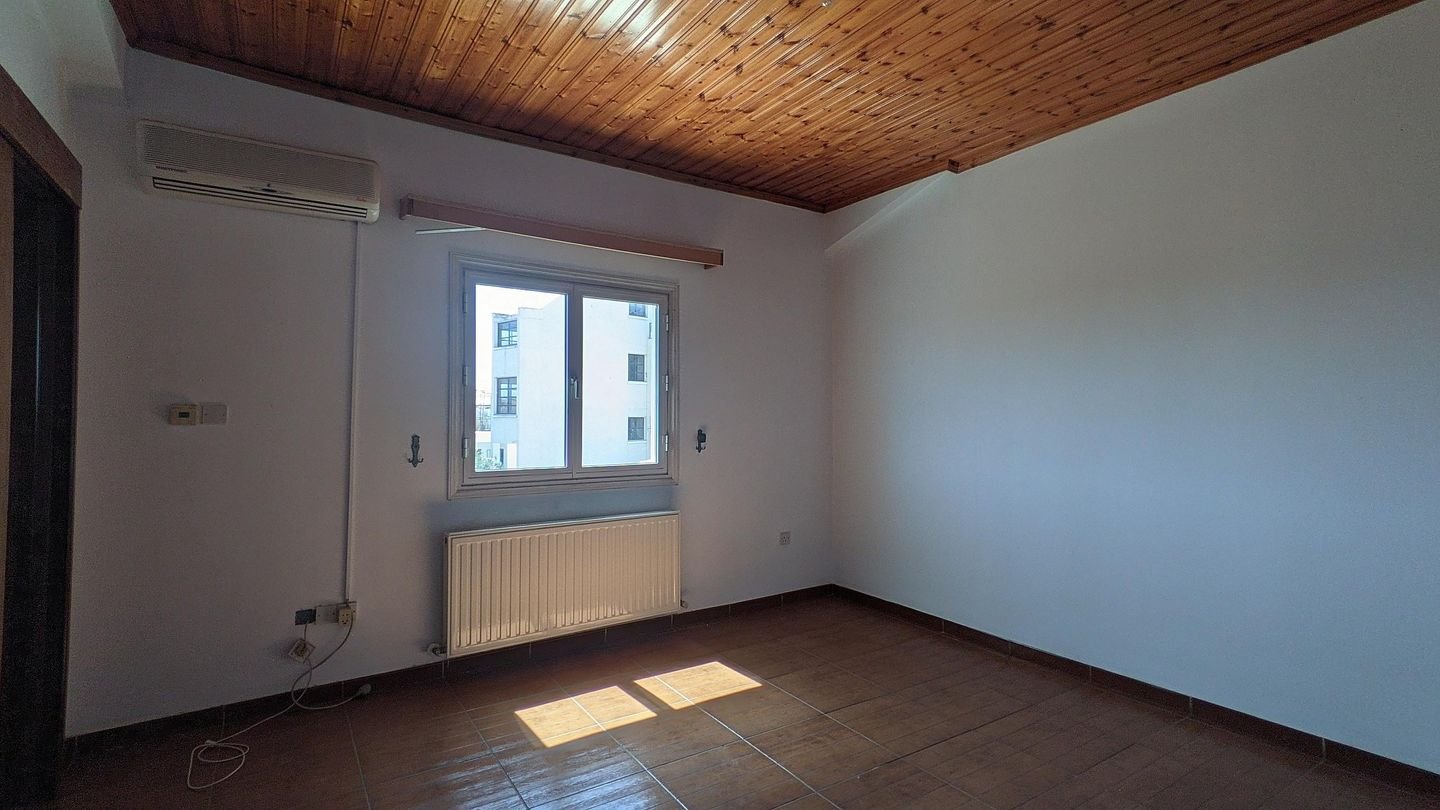 Residential building in Kokkinotrimithia, Nicosia photo 14