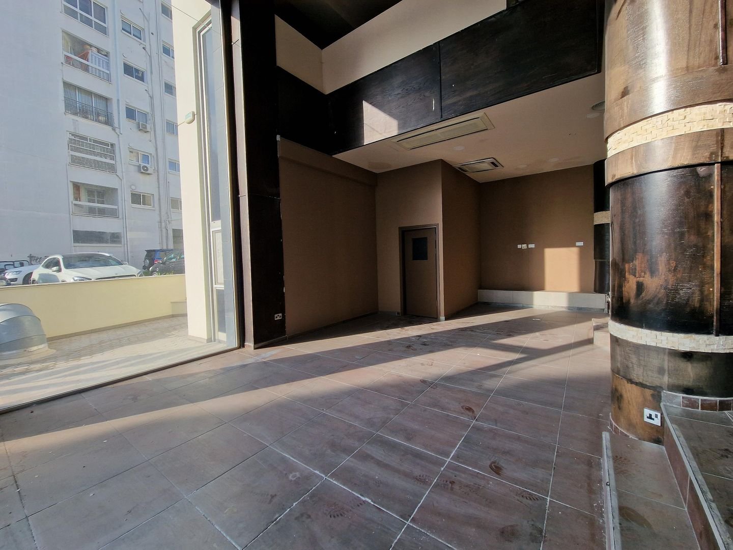 Prime Corner Location Retail Unit, in Nicosia center photo 8