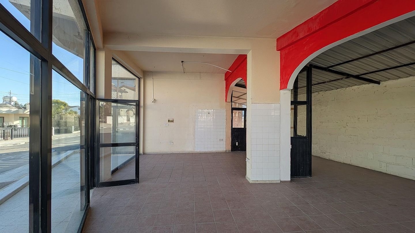 Building with two shops located in Anafotida, Larnaca photo 11
