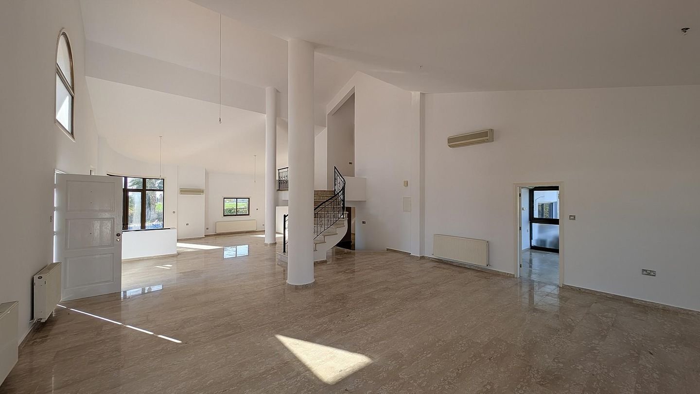 Four Bedroom Luxury Mansion with Private Pool in Pyla, Larnaca photo 13