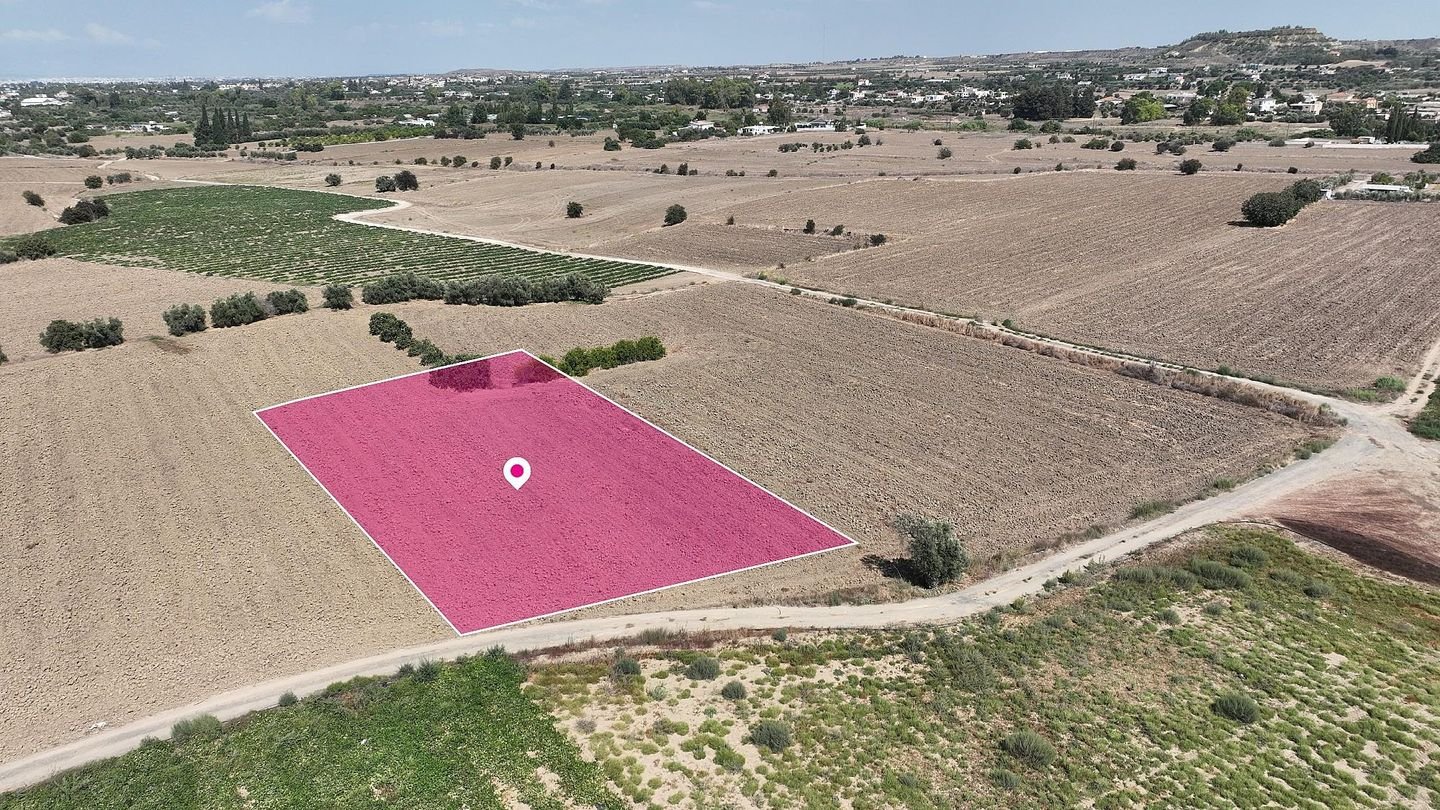 Residential field in Episkopeio , Nicosia photo 3