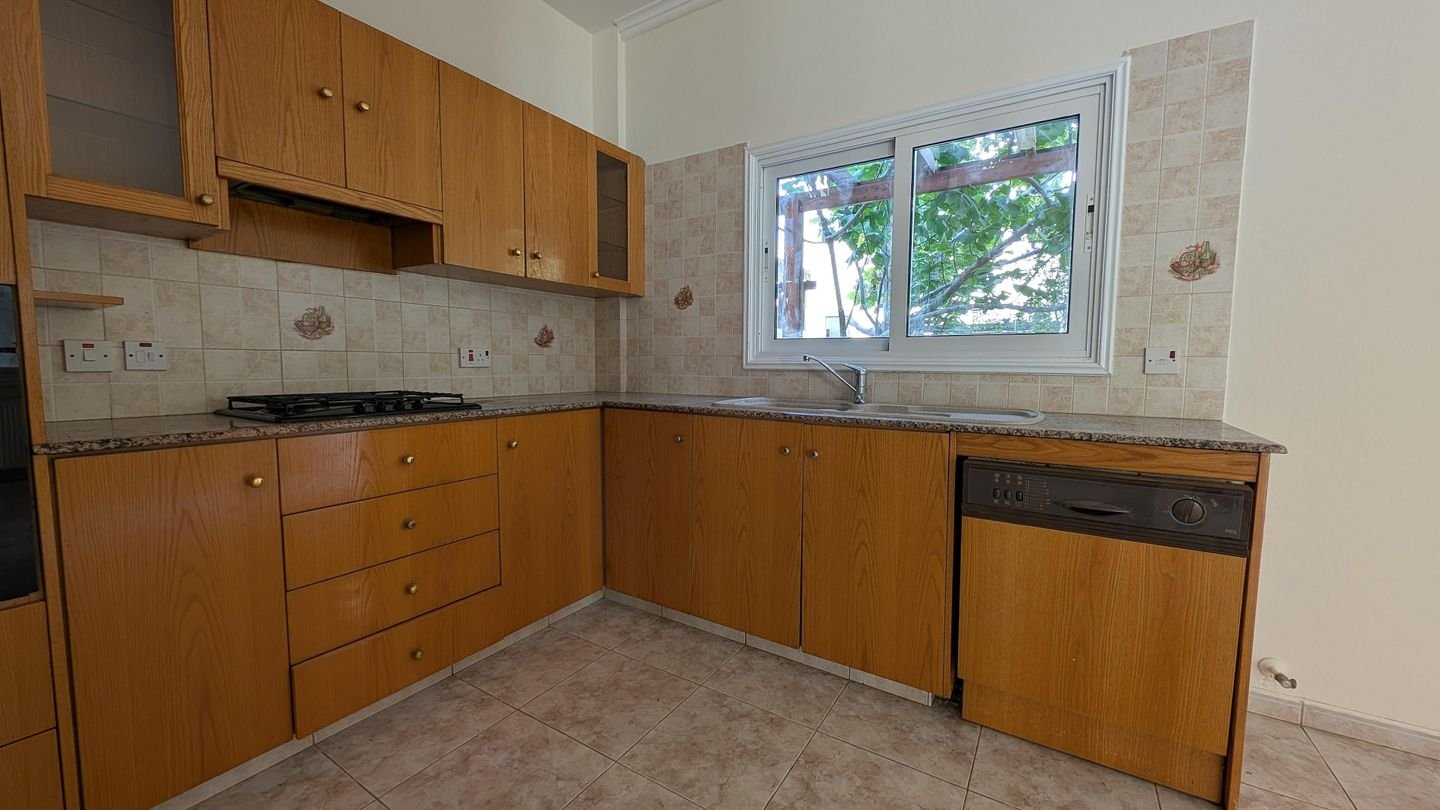 Two storey detached house in Engomi, Nicosia photo 15