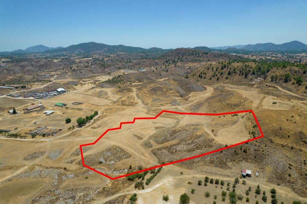 Field in Agia Varvara, Nicosia photo 2