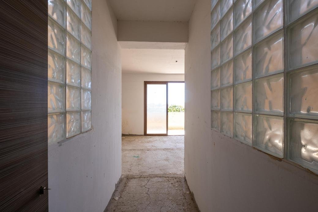 Incomplete 2 bedroom apartment in Polemidia, Limassol photo 6