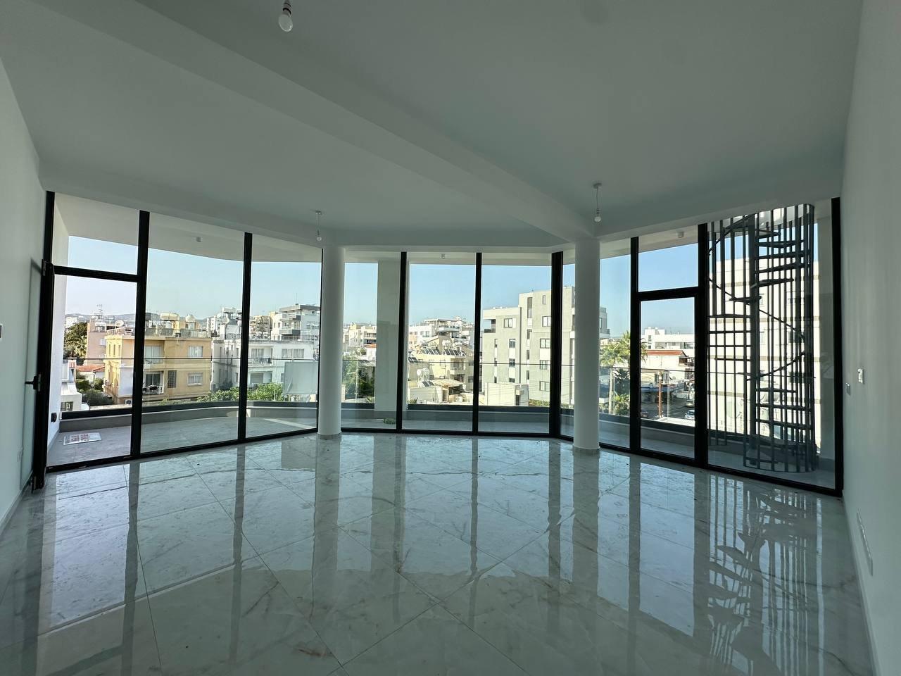 3 BR Penthouse in Neapolis, Limassol photo 7