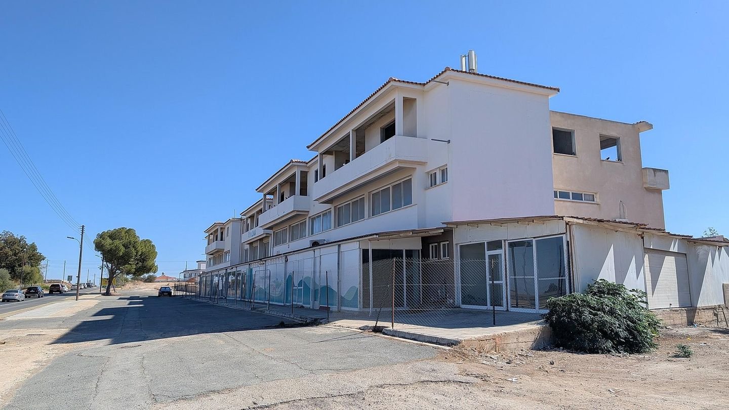 Mixed-use building and a 50% share of residential field in Akaki, Nicosia photo 6