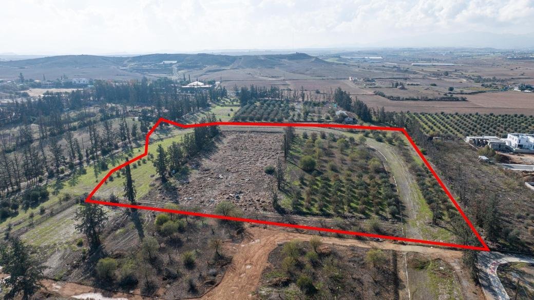 Residential field in Kato Deftera, Nicosia photo 4