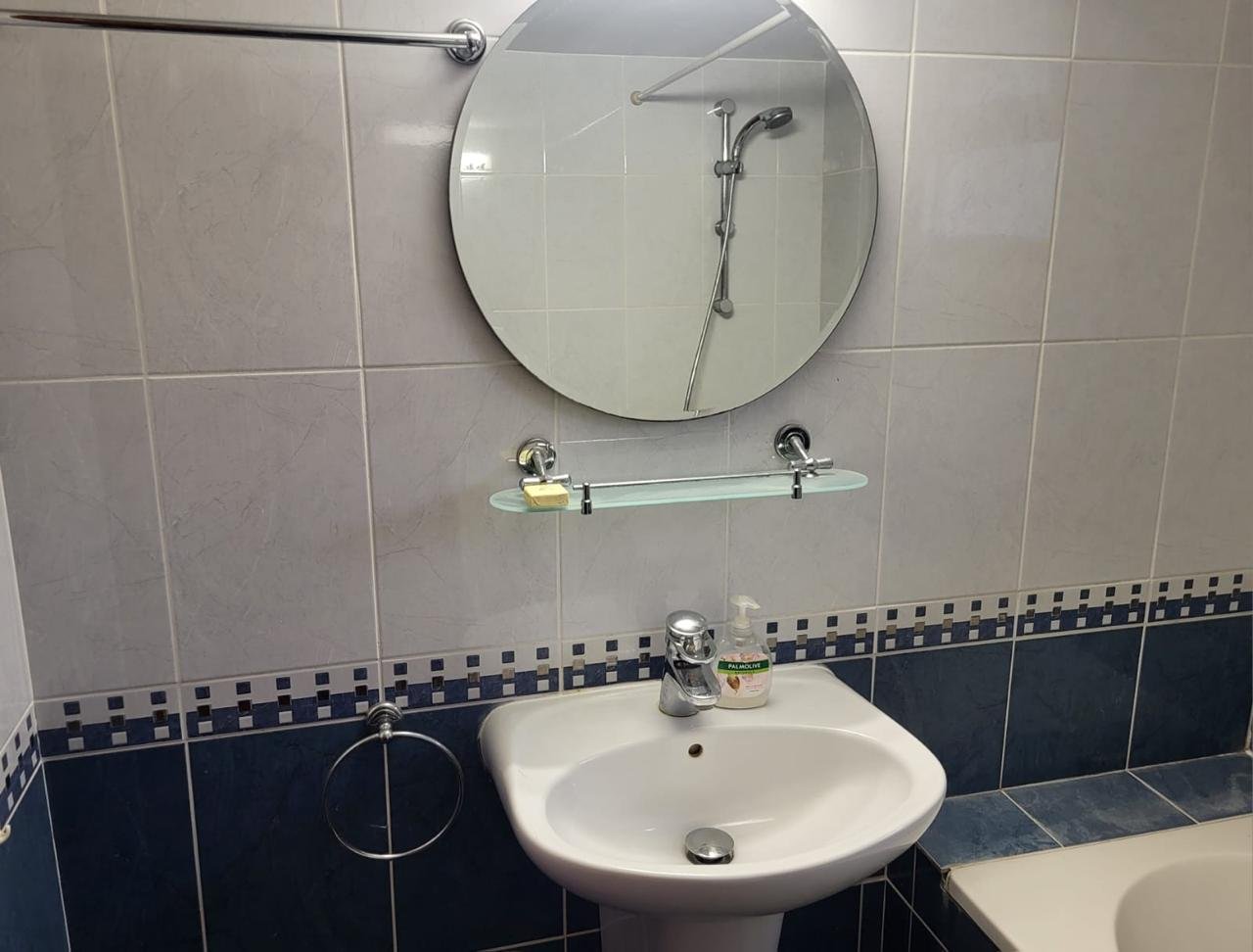 2-bedroom apartment to rent photo 3