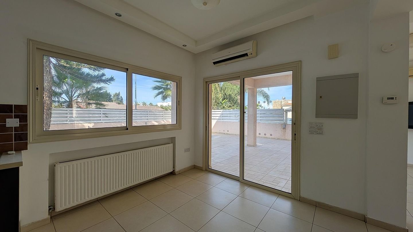 Coastal 3-Bedroom Villa with Private Pool in Paralimni, Famagusta photo 13