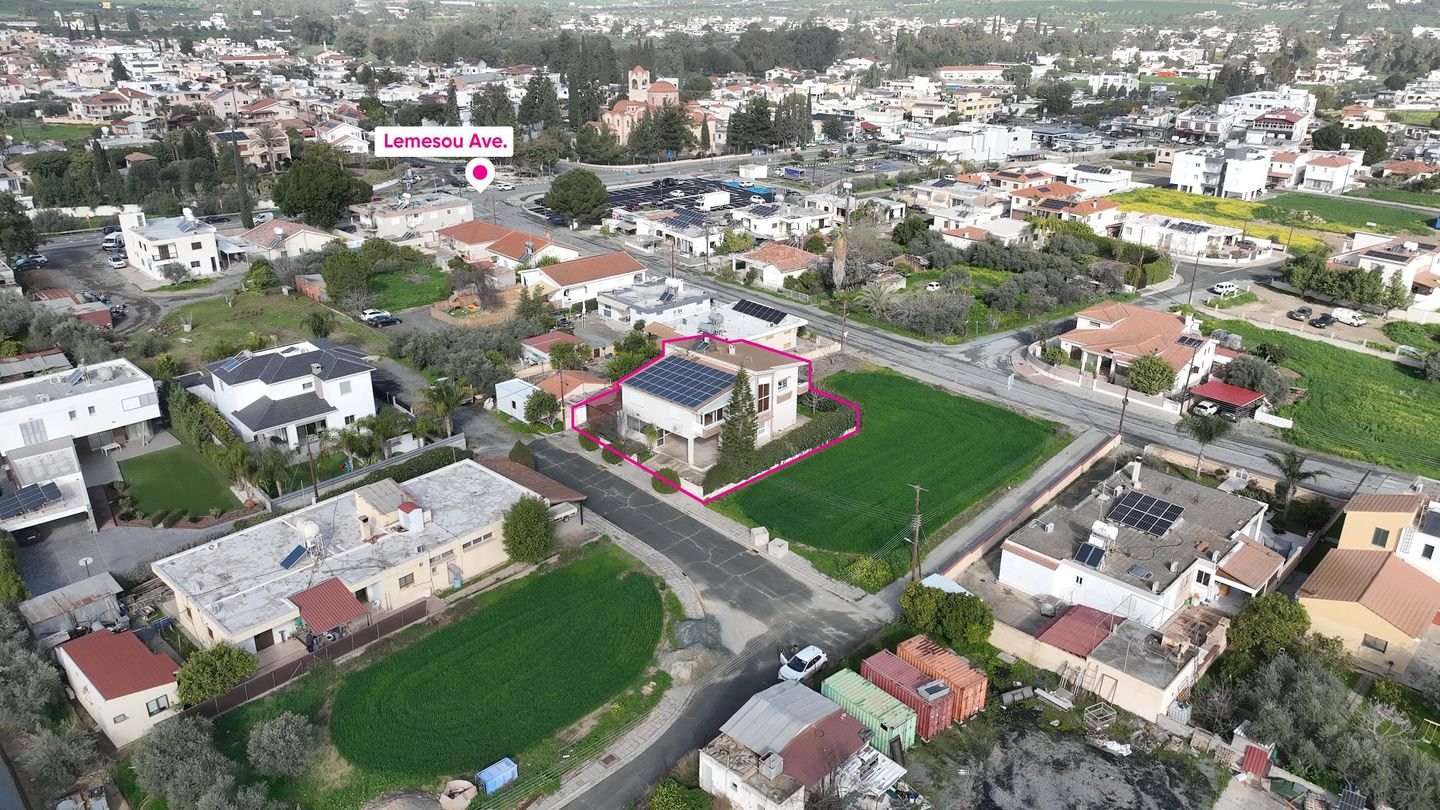 Spacious 4-Bedroom Detached House in Pera Chorio, Nicosia photo 3